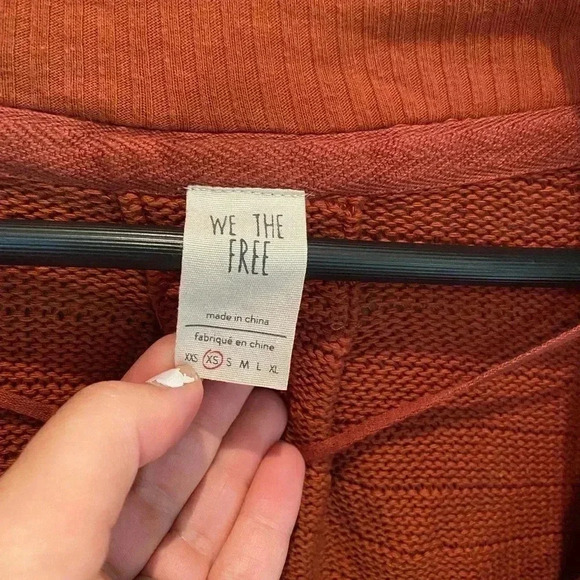 FREE PEOPLE LONG SLEEVE BOHO KNIT PULLOVER RUST SWEATER SIZE XS - Picture 9 of 10